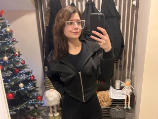 Janemeys - Ich tanze gerne sinnlich und spiele mit meinen Brüsten.